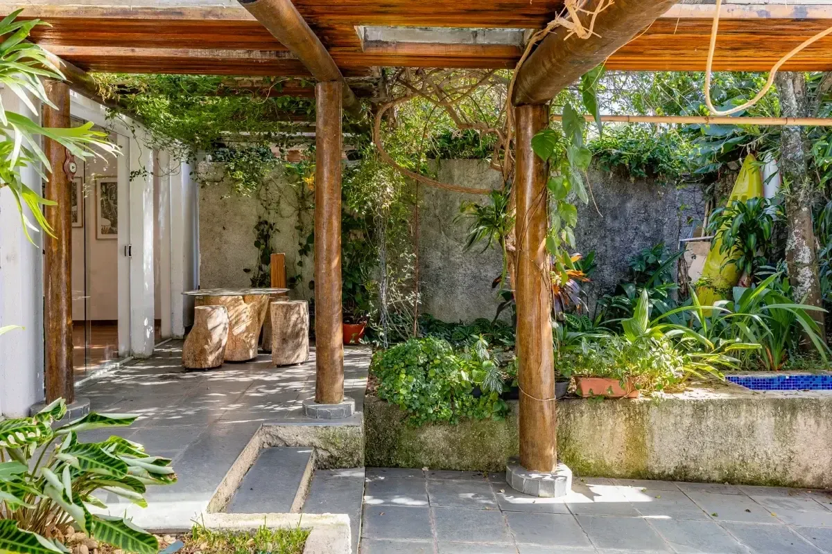 Imagem Casa com 5 Quartos à Venda, 300 m² em Continental - Osasco