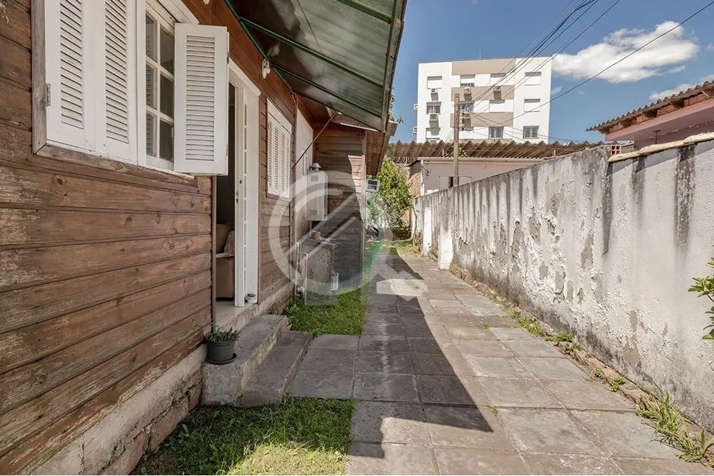 Imagem Venha conhecer este incrível terreno residencial à venda no Bairro Partenon, Rio Grande do Sul! Lo...