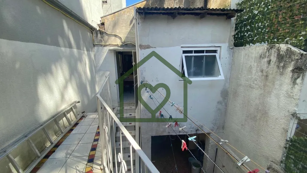Imagem Casa com 4 dormitórios e 110 m2 na Rua Duque de Caxias, no bairro Centro Histórico em Porto Alegre...