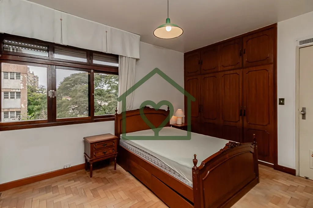 Imagem Apartamento com 3 dormítórios, 1 suíte gigante e mais dependência completa. A planta do imóvel ...
