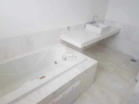 Imagem Luxuosa Mansão suspensa à venda em condomínio - 5 quartos, 5 suítes, 3 salas, 7 banheiros, 4 vagas, 440,65m² - Cuiabá-MT, Jardim Florianópolis.