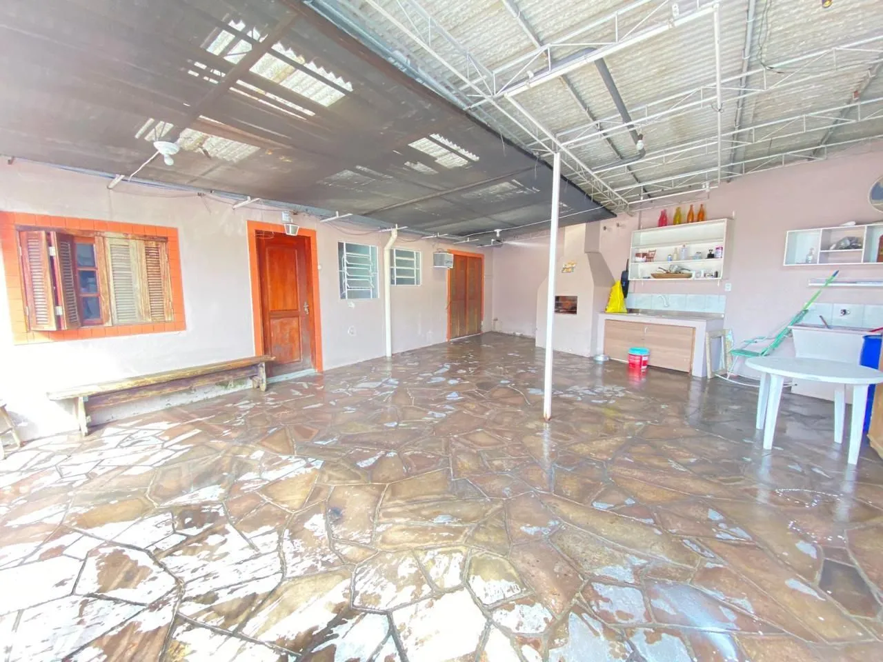 Imagem Casa 4 dormitórios I vaga 8 carros I Bairro Camaquã