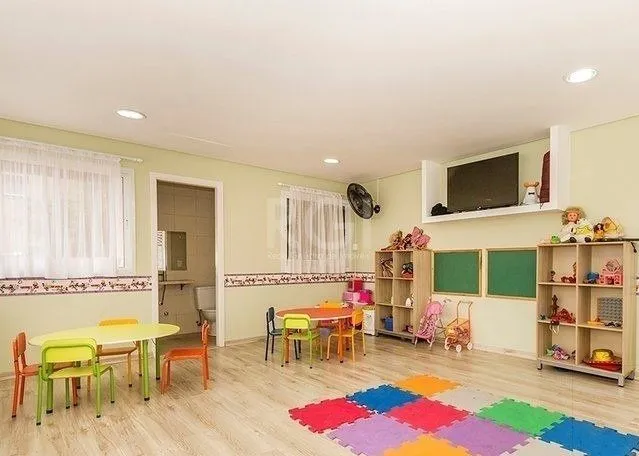 Imagem Casa Condominio para Venda - 220.25m², 3 dormitórios, sendo 3 suites, 2 vagas - Pedra Redonda