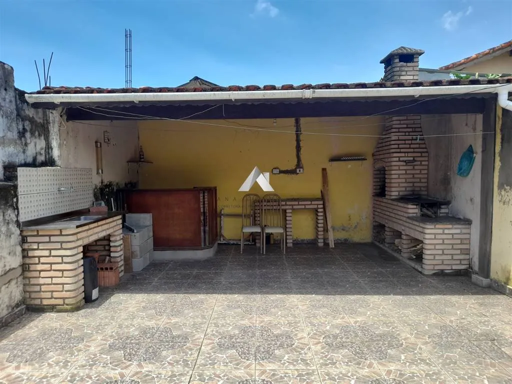 Imagem Casa na praia de Mongaguá bairro de moradores fixos, otima localização.