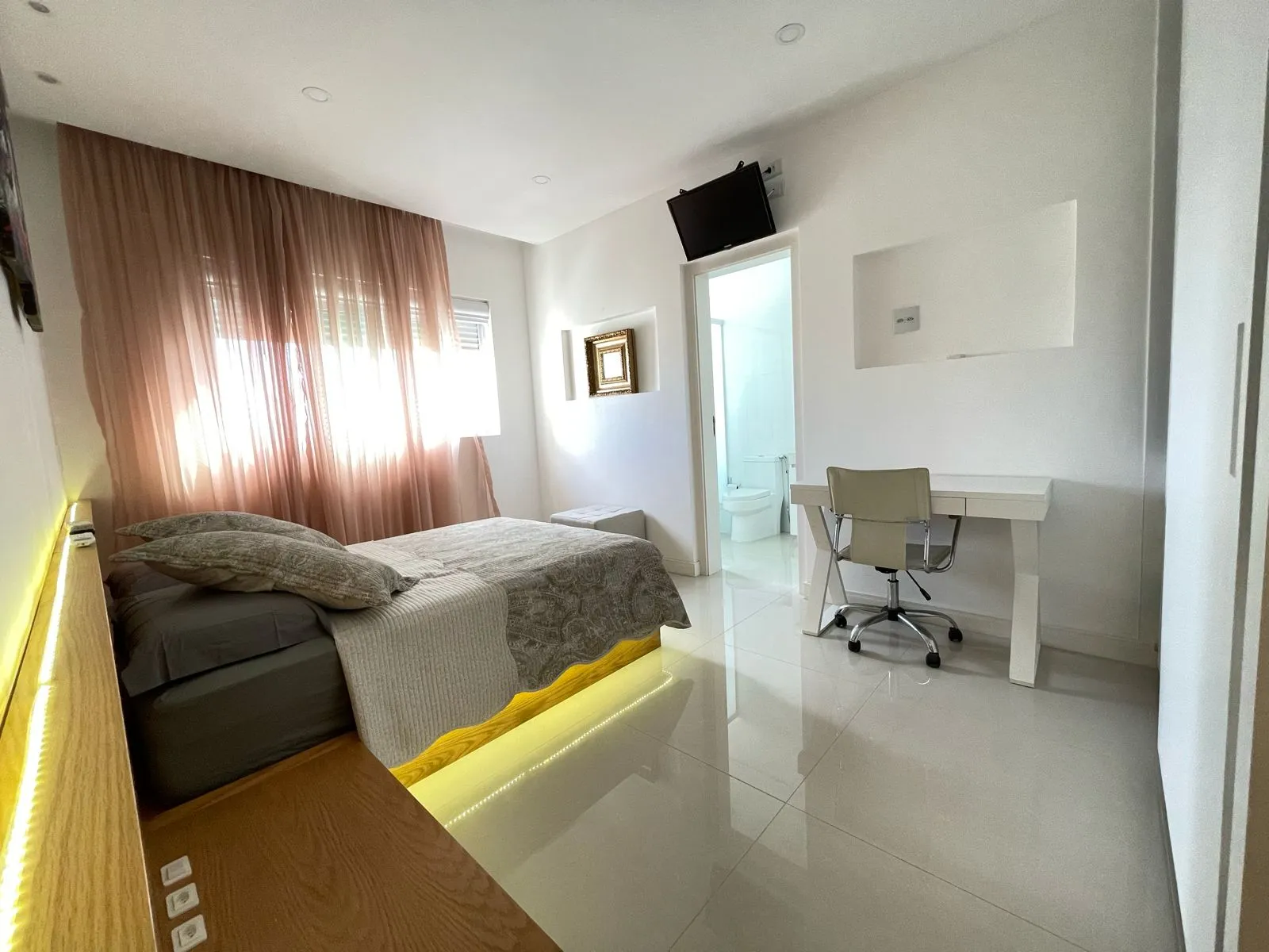 Imagem Apartamento com vista para o mar à venda com 193m2 por R$ 3.350.000,00