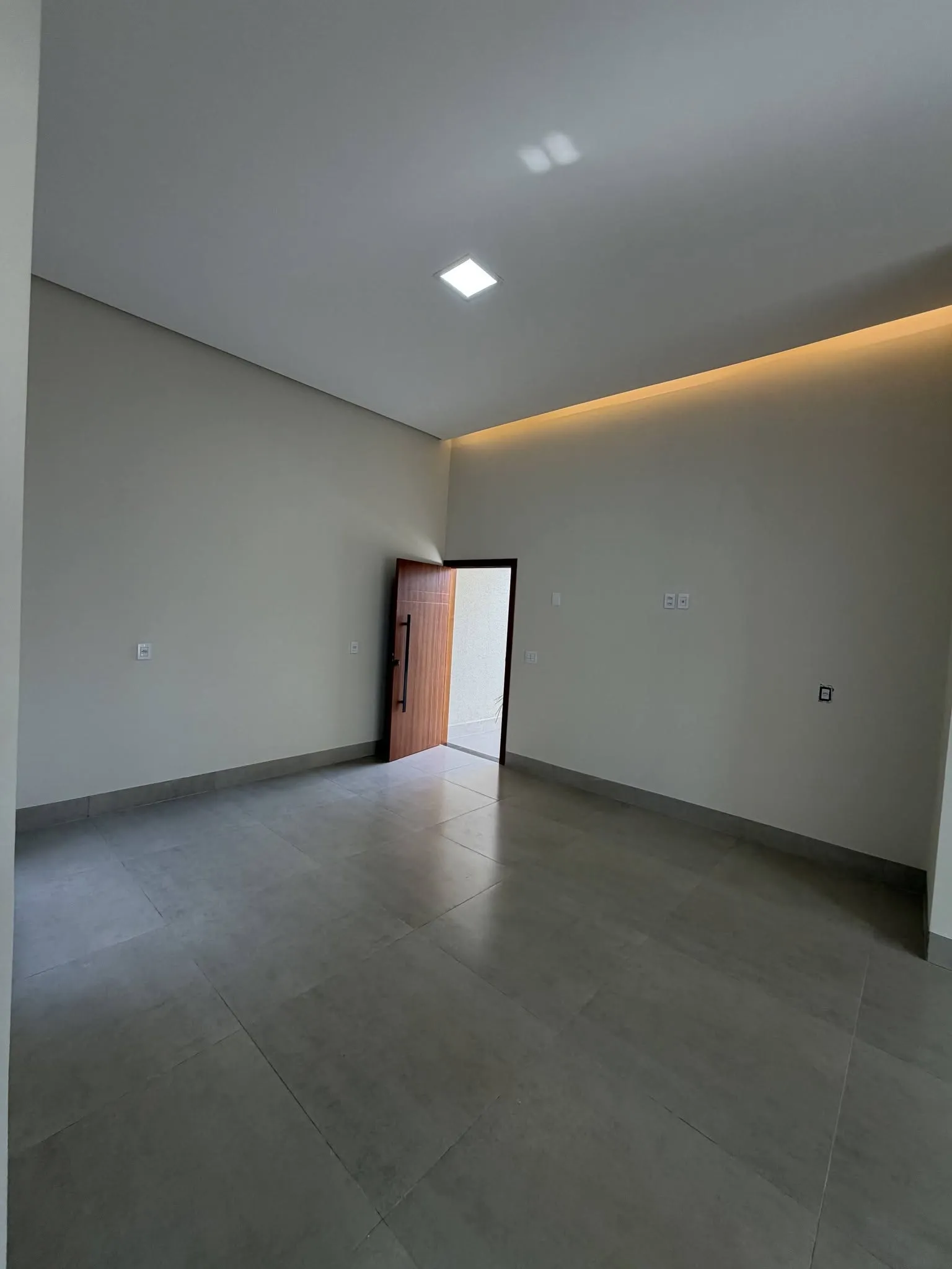 Imagem Casa 3/4 Com Suite No Bairro Das Industrias