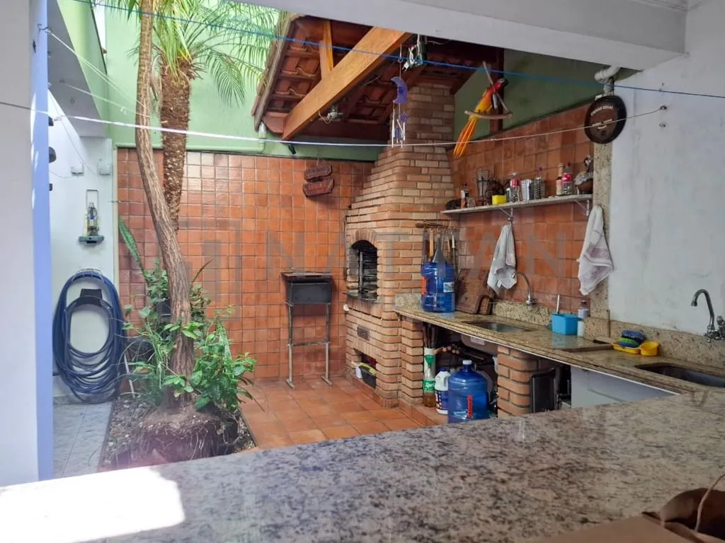 Imagem Sobrado com 3 Suítes, Área Gourmet e 6 Vagas próximo ao Futuro Metrô!