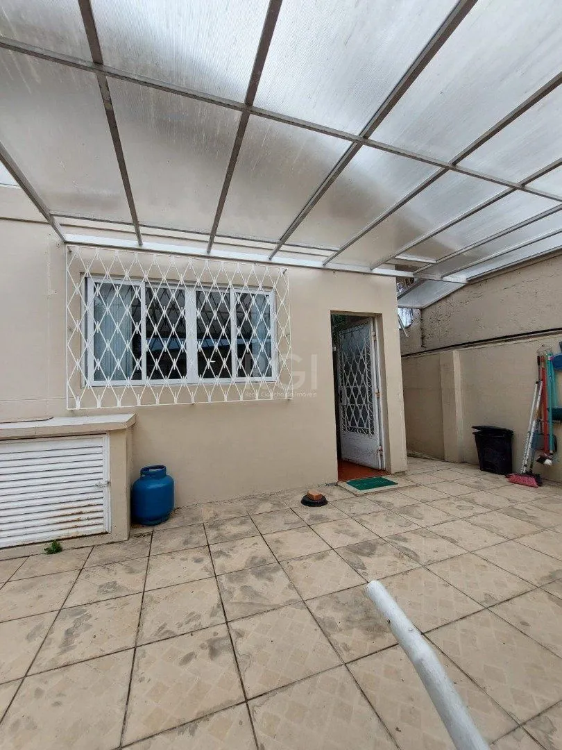 Imagem Casa para Venda - 184m², 3 dormitórios, sendo 1 suites, 4 vagas - Cristal