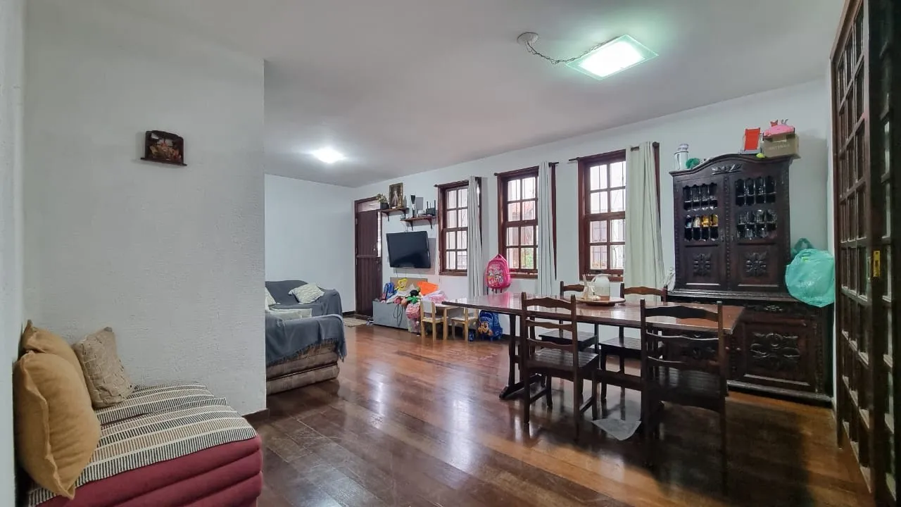 Imagem Casa em Condomínio para Venda em Teresópolis / RJ no bairro Alto