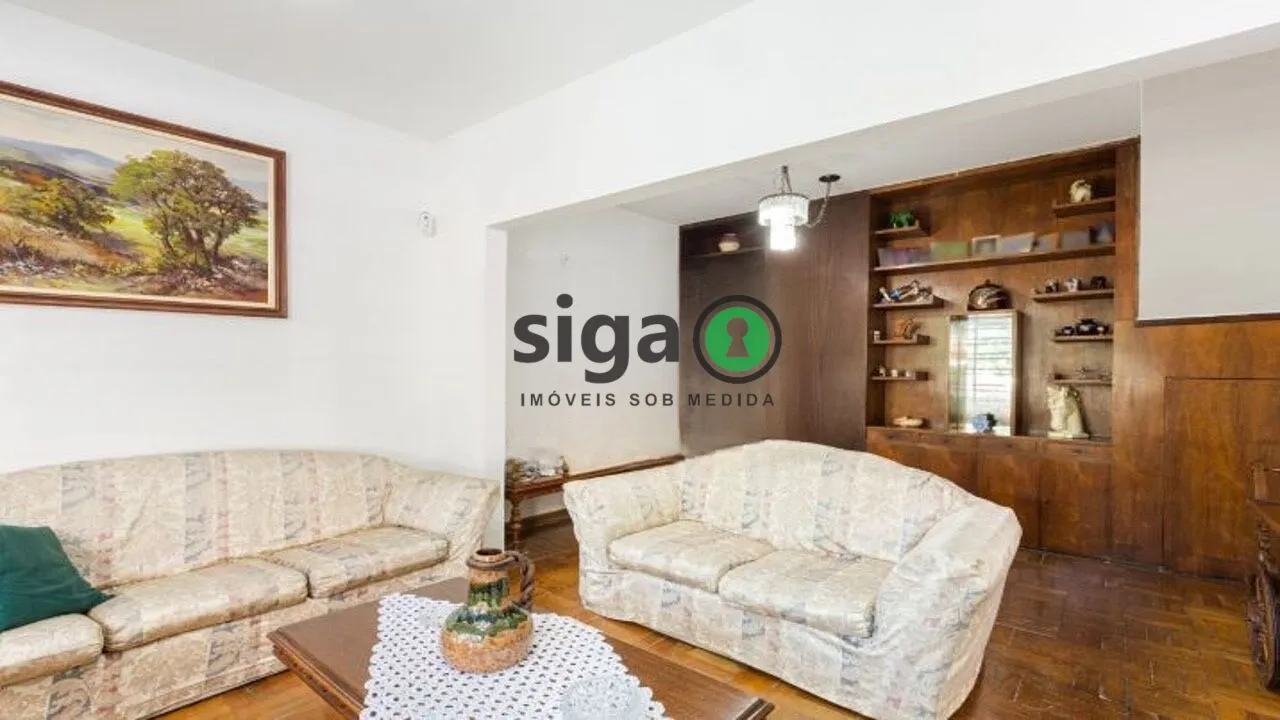 Foto do imóvel Sobrado em Perdizes com 248m², 4 quartos e 2 suítes em localização nobre.