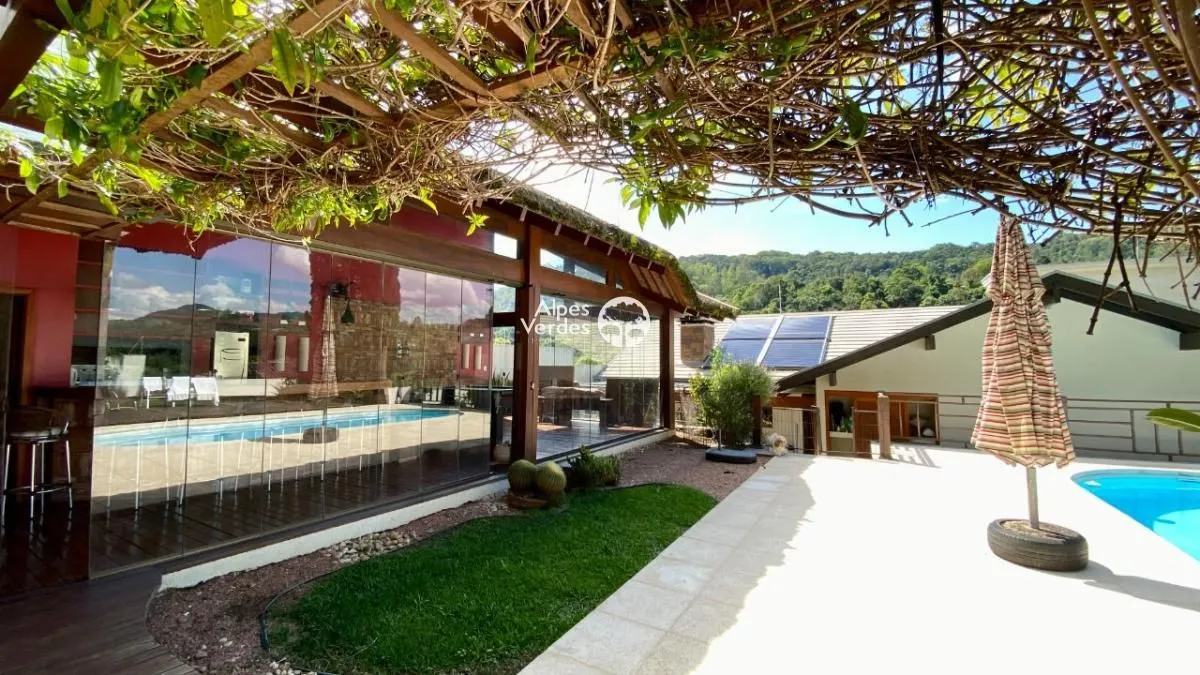 Imagem Vende-se casa totalmente mobiliada em Três Coroas-3 Quartos- R$3.200.000,00