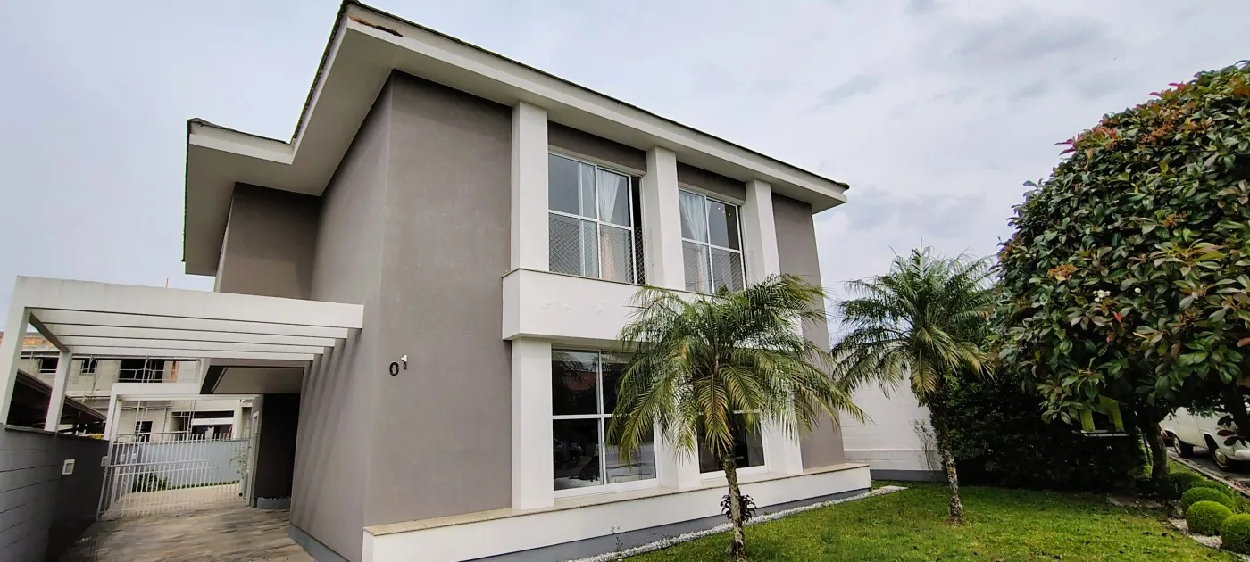 Imagem Casa em condominio fechado em Santa Feicidade. Amplo terreno