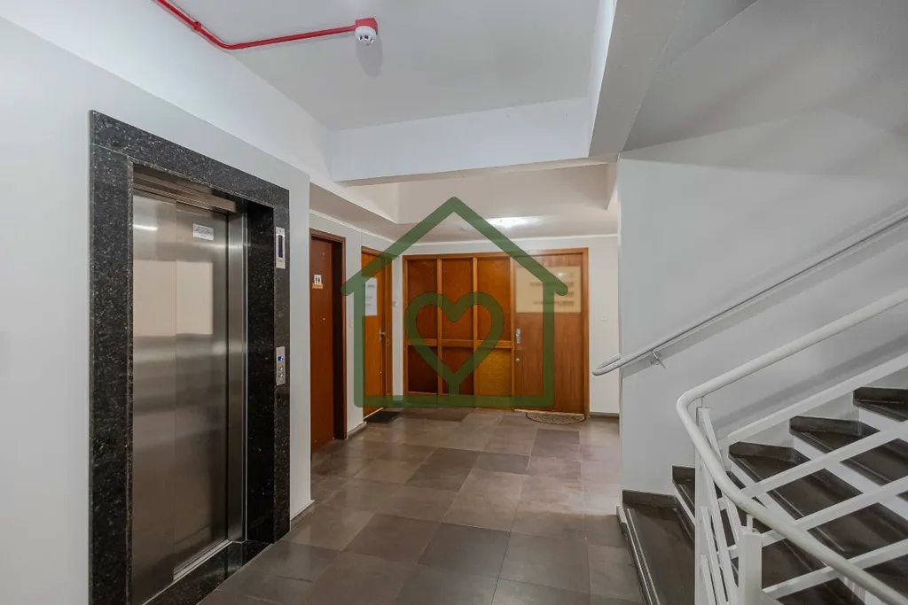 Imagem Sala de 47 m² localizada na Rua José de Alencar, em Porto Alegre. Preço e disponibilidade do imó...