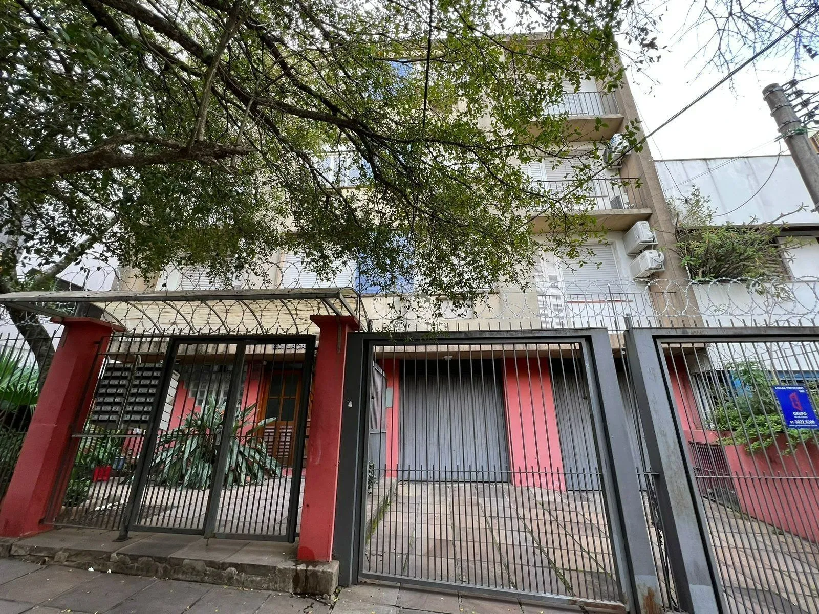 Imagem Apartamento de 3 dormitórios á venda no Bairro Rio Branco, Porto Alegre.