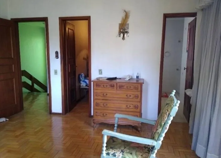Imagem Casa Ampla no Jardim Carvalho com 4 dormitórios
