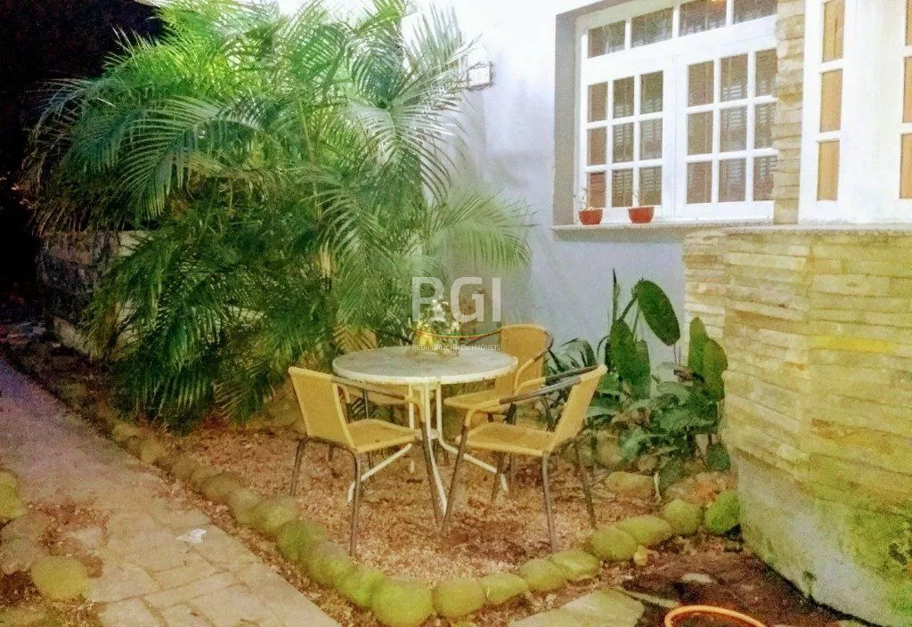 Imagem Casa para Venda - 300m², 2 dormitórios, sendo 1 suites, 3 vagas - Belém Novo