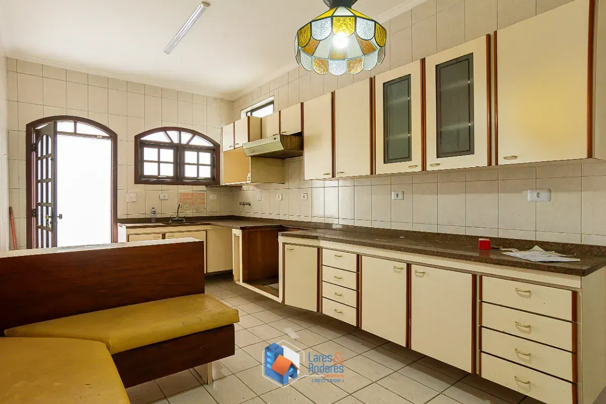 Imagem Sobrado para venda em Conjunto Residencial Butantã com 5 quartos, sendo 2 suítes, 187m²