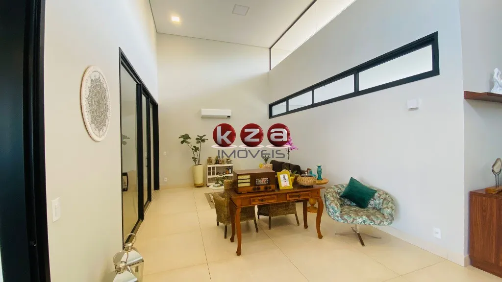 Imagem Casa de Luxo à Venda em Condomínio Exclusivo em Valinhos-SP: 3 quartos, 3 suítes, 3 salas, 5 banheiros, 2 vagas de garagem, 317m².