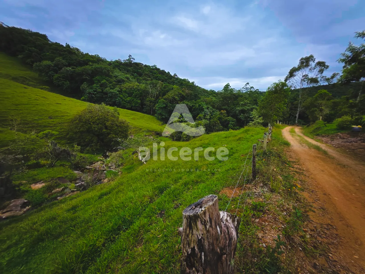 Imagem Sítio à venda em Antônio Carlos, SC, na Zona Rural - Morro da Gloria.