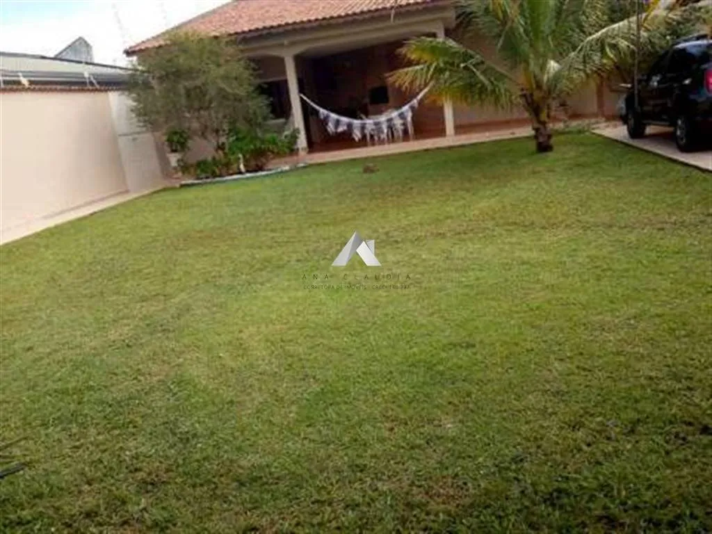 Imagem Casa lado praia a 60 metros do mar, otima localização em Mongaguá