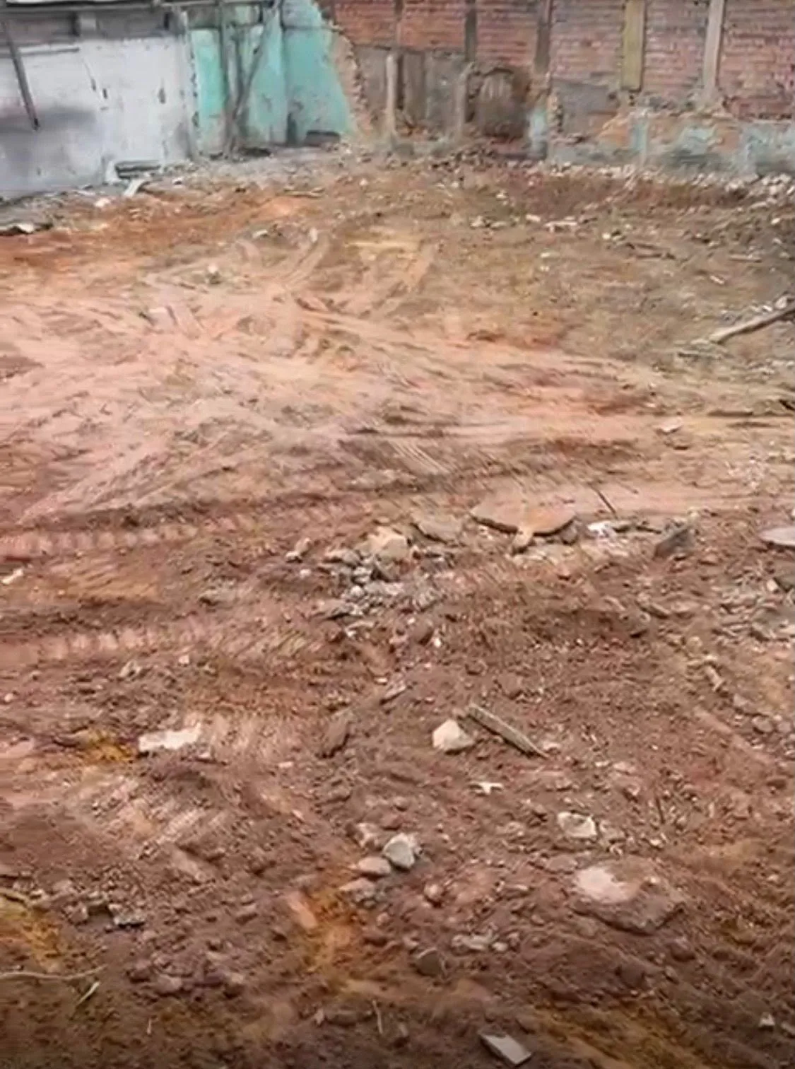 Imagem VENDO EXCELENTE TERRENO NO BAIRRO JARDIM UBIRAJARA!