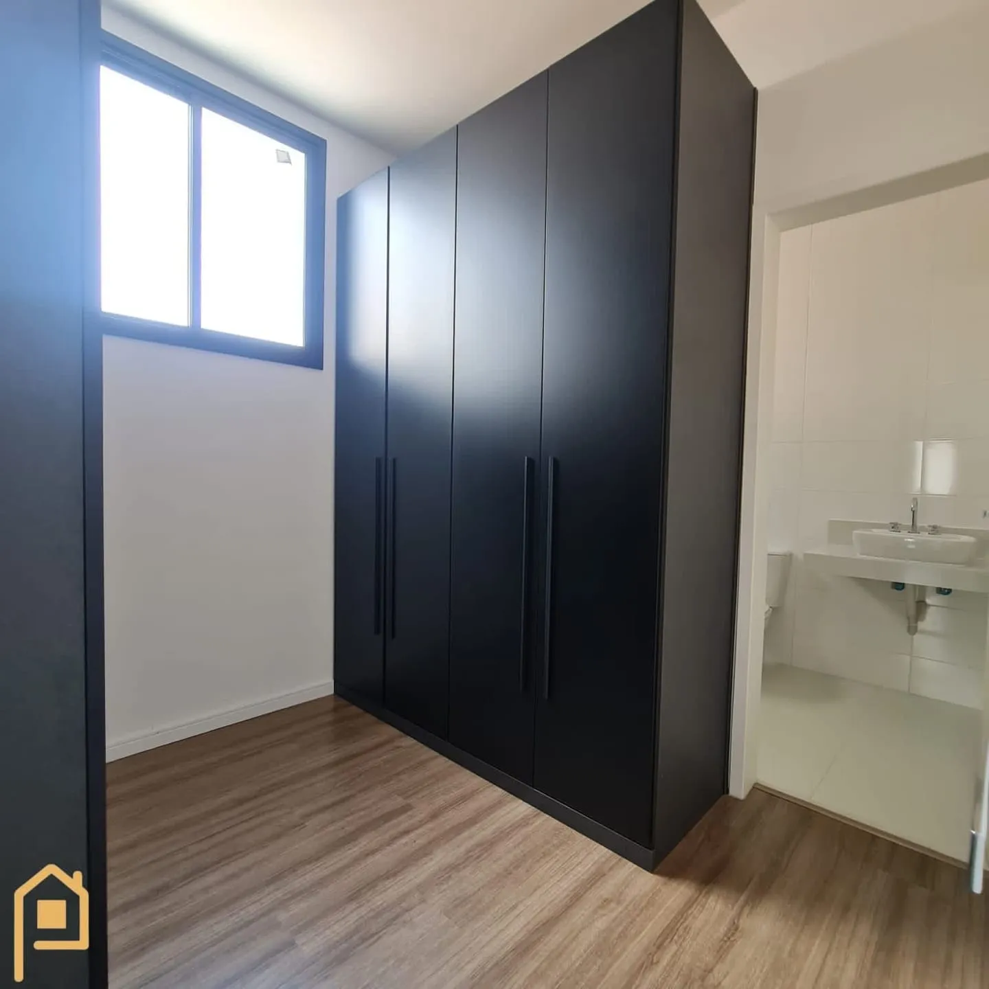 Imagem Casa à venda 3 Quartos, 3 Suites, 2 Vagas, 330M², Taubaté Village, Taubaté - SP | Condominio Taubaté Village