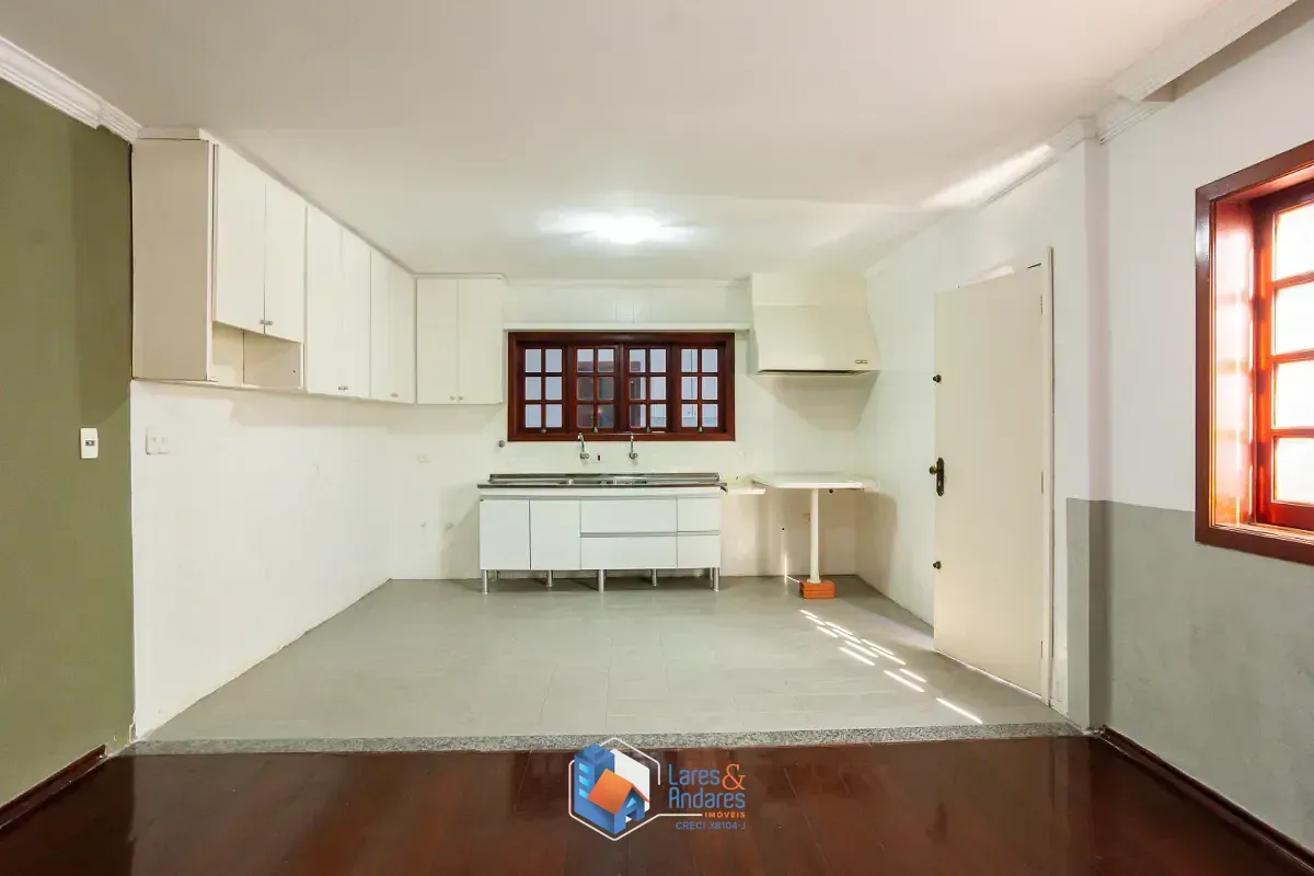 Imagem Sobrado para venda em Jardim das Vertentes com 4 quartos, 175m²