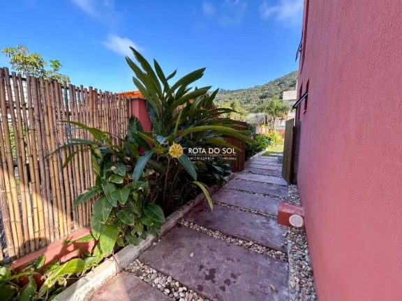 Imagem Casa com piscina à venda Praia Mariscal Bombinhas SC