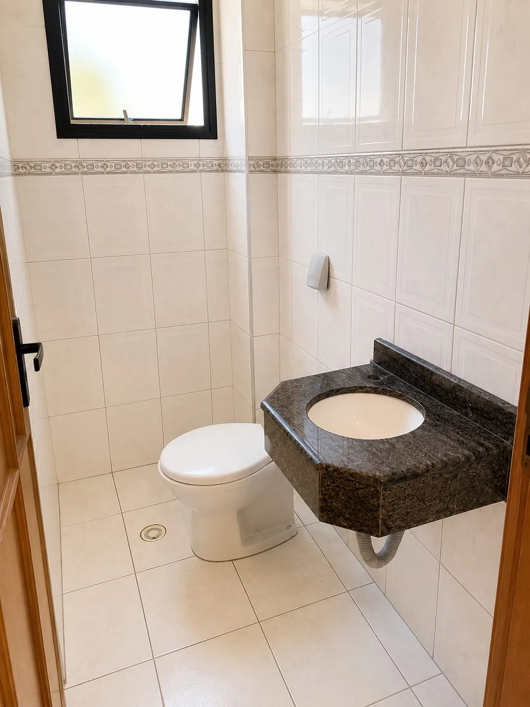 Imagem Moderno Apartamento na Praia Grande - TUPI