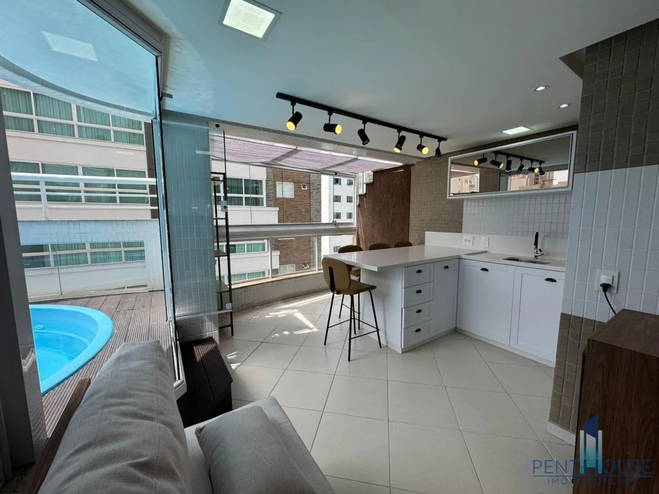Imagem Cobertura Duplex para Venda em Balneário Camboriú, CENTRO, 3 dormitórios, 3 suítes, 4 banheiros, 5 vagas