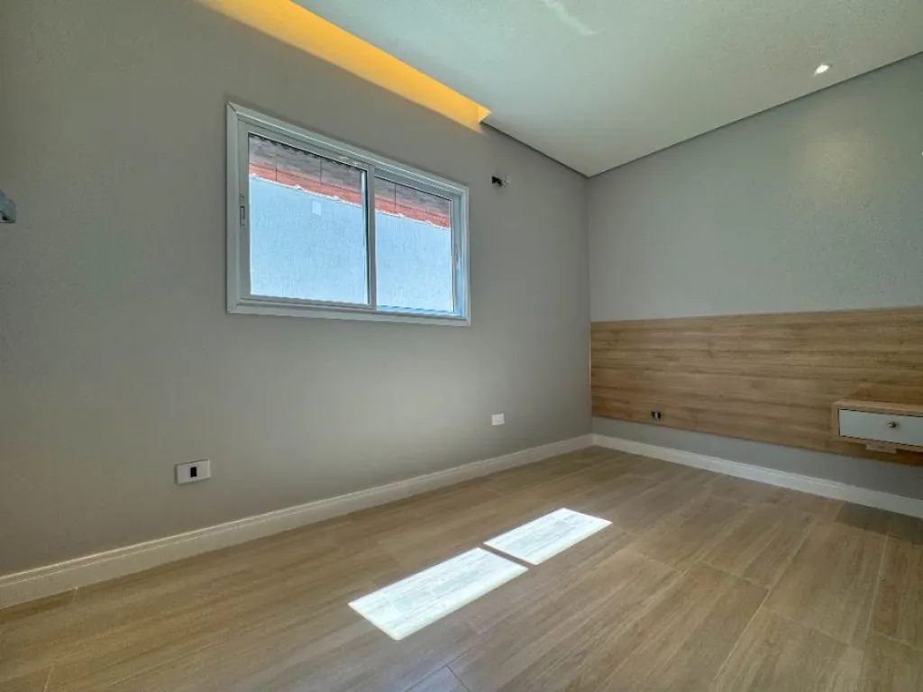 Imagem CASA COM 120,00 m² - CANTO DO FORTE - PRAIA GRANDE SP