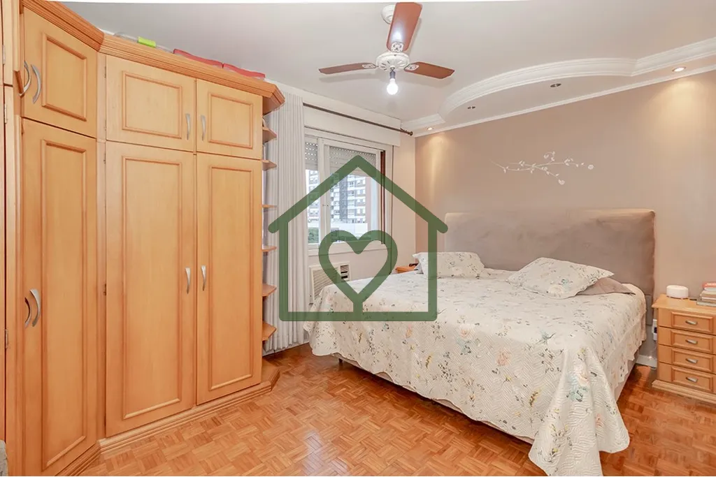 Imagem Descubra o seu novo lar em Porto Alegre! Este excelente apartamento de 130 metros quadrados, localiz...