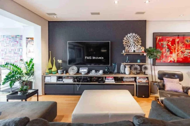 Imagem Apartamento à venda na Vila Nova Conceição, com 2 Quartos sendo 1 Suíte, 2 Salas, 3 Vagas e 160m² de Área