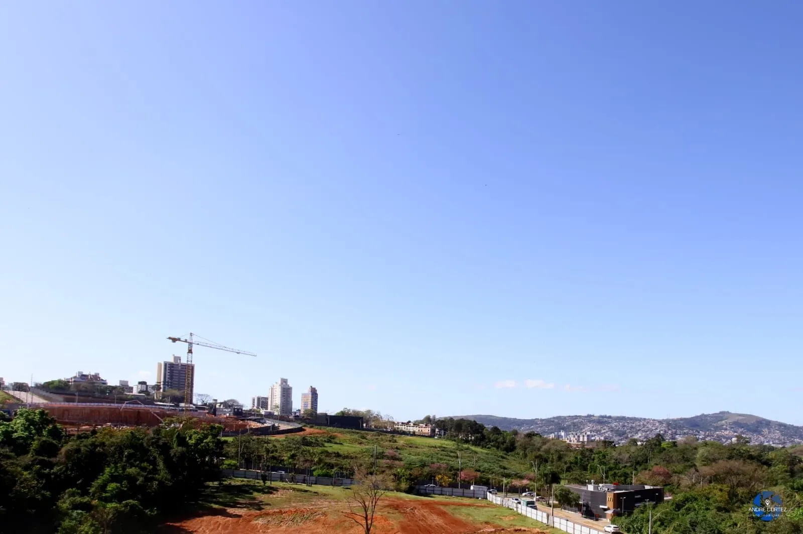 Imagem Apartamento de 02 quartos, , 01 vaga, 01 suítes, Área de serviço em Porto Alegre/RS