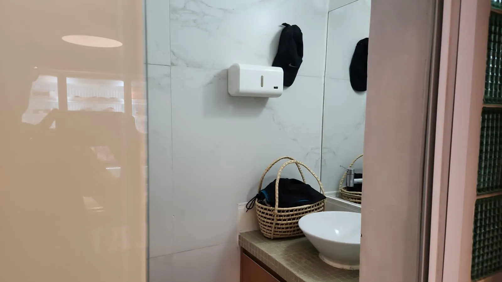 Imagem Ponto Comercial Raridade Carnívora: Uma Jornada Sensorial na Boutique de Carne Espetacular em Santos