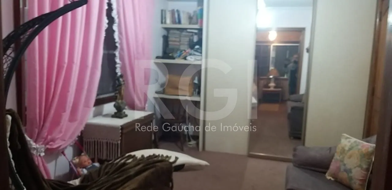 Imagem Casa para Venda - 750m², 6 dormitórios, sendo 3 suites, 4 vagas - Partenon