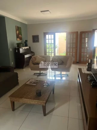 Imagem Casa à venda no bairro Fabrício, em Uberaba - 3 dormitórios, piscina e varanda!