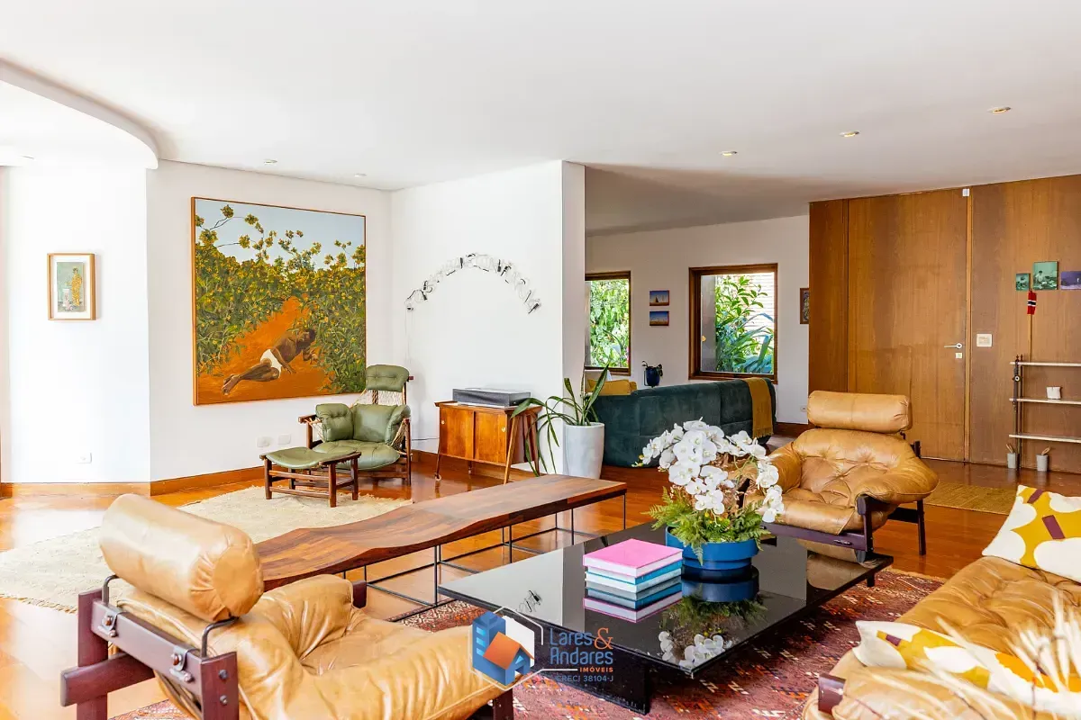 Imagem Sobrado para venda em Jardim Luzitânia com 4 quartos, sendo 3 suítes, 546m²