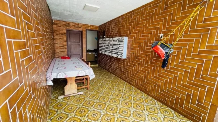 Imagem Excelente casa à venda na Ocian 2 dormitórios 1 suíte!!!