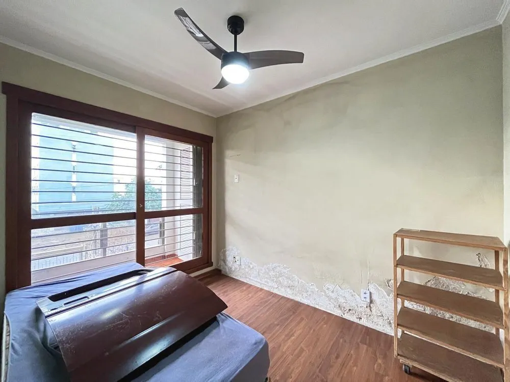 Imagem Casa ampla com piscina, adega, quiosque com churrasqueira e casa nos fundos (edícula).