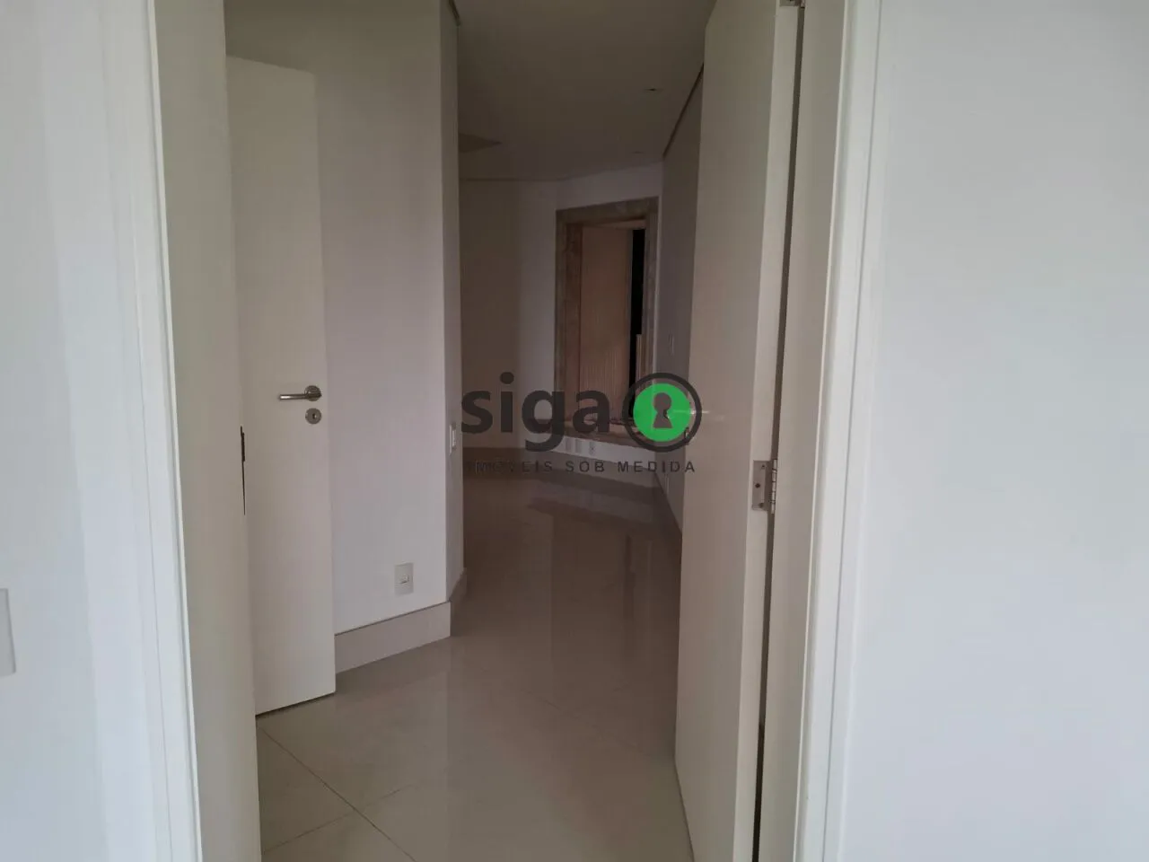 Imagem Apartamento com suítes e 4 vagas para venda, 244 m² -Vila Susana - Edifício: Cambridge Park