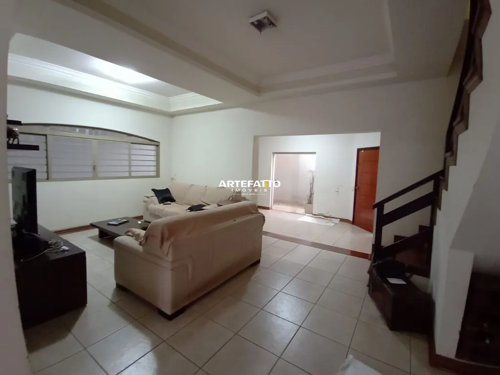 Imagem Sobrado à venda em Franca, Jardim Flórida, com 3 quartos, 380m2