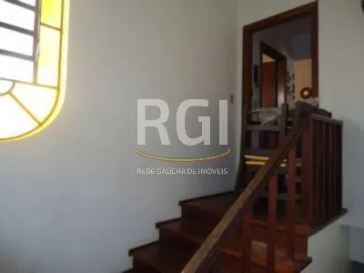 Imagem Casa para Venda - 330m², 4 dormitórios, 2 vagas - Glória