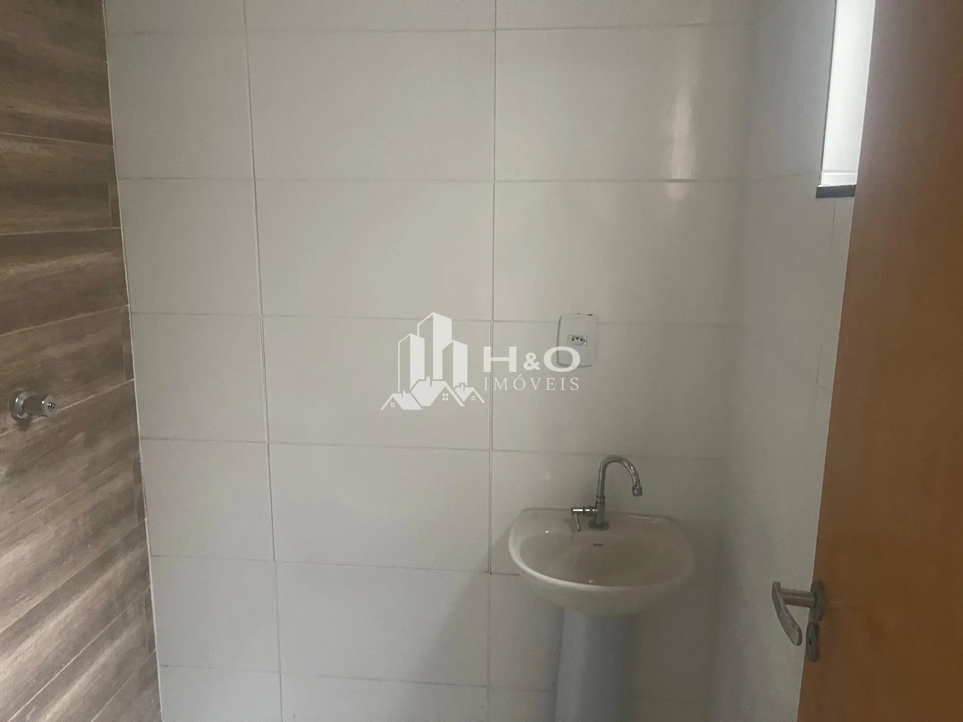 Imagem Oportunidade. Sobrado à Venda em São Miguel Paulista - 2 Suítes, Sacada, Financiamento pelo Minha Casa Minha Vida