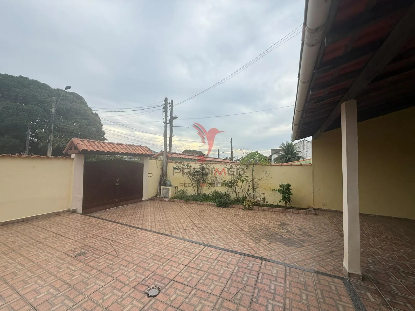 Imagem Casa á venda com área externa, garagem para 5 carros, no Canellas City