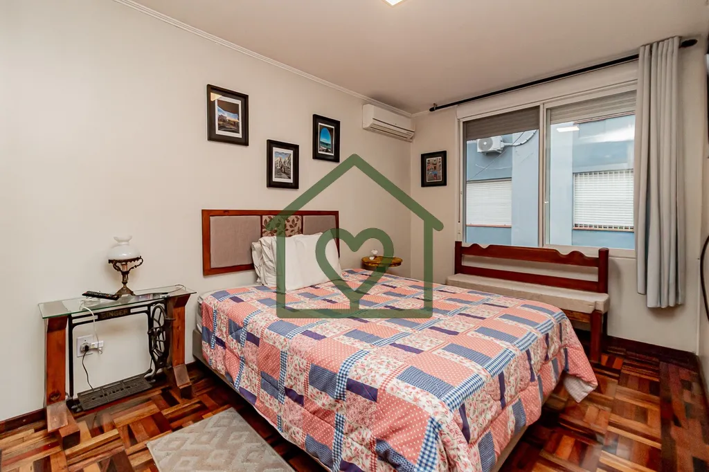 Imagem Heras vende excelente apartamento: 
 
- 3 dormitórios 
- Cozinha com copa 
- Área de serviço inde...