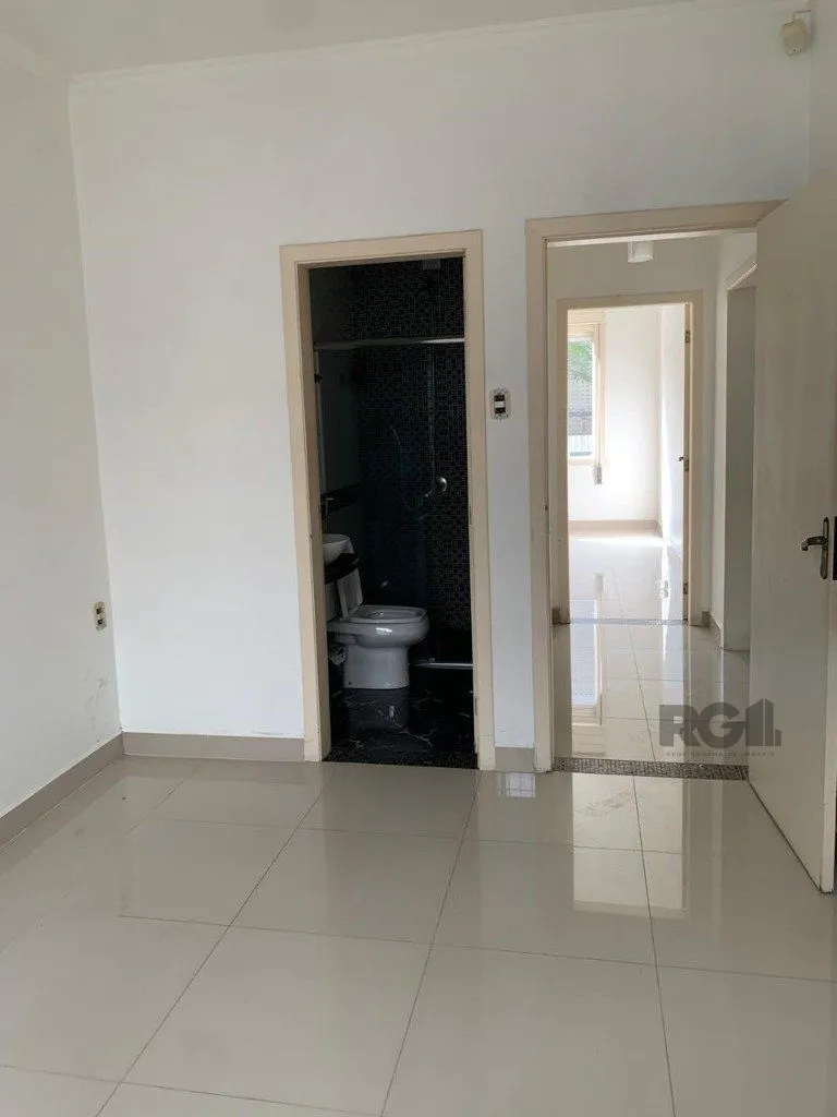 Imagem Vende-se belíssimo apartamento 3 suítes, de frente, próximo ao Parcão, reformado e com pátio - 194m² - Auxiliadora