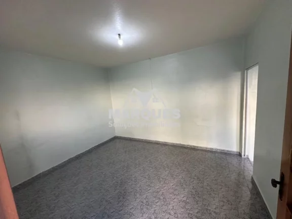 Imagem Imóvel c/ 2 casas em terreno de 435m2