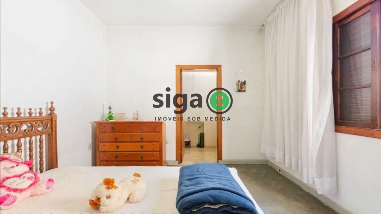 Imagem Sobrado em Perdizes com 248m², 4 quartos e 2 suítes em localização nobre.