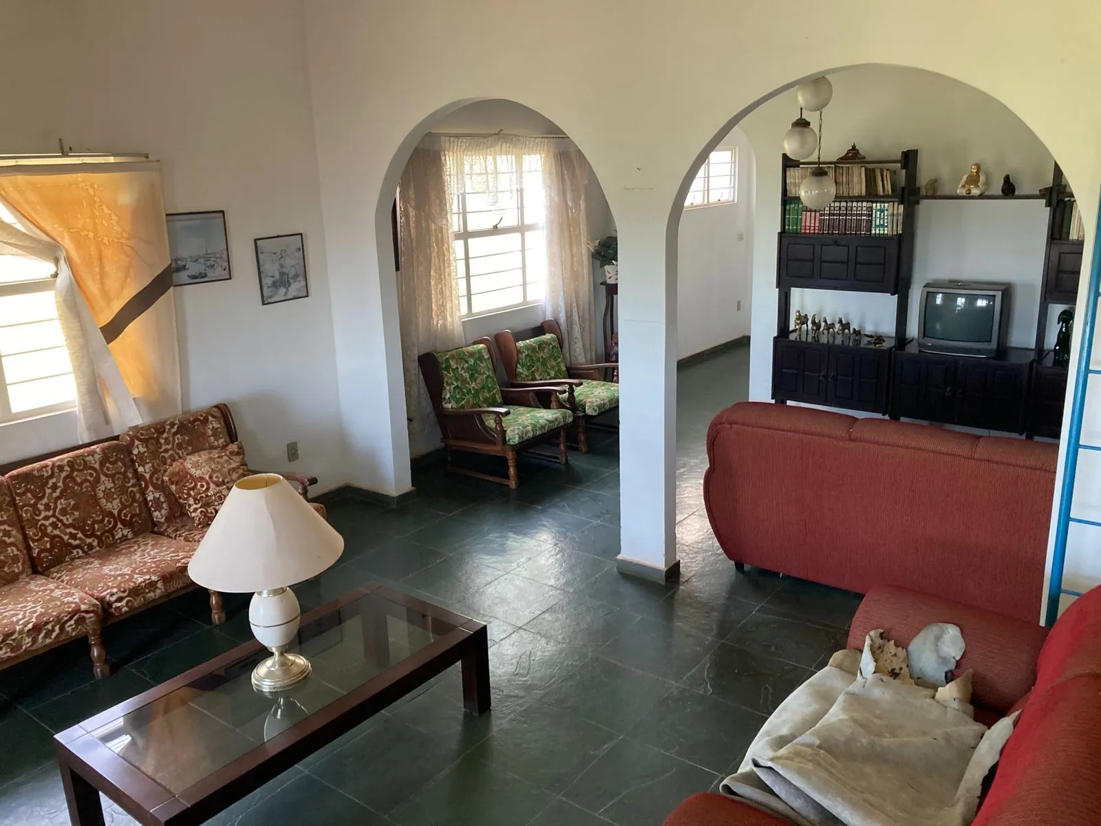 Imagem Linda Chácara de 3000m² com Casa Sobrado, Piscina, e Pomar ? Porteira Fechada em Aracoiaba da Serra